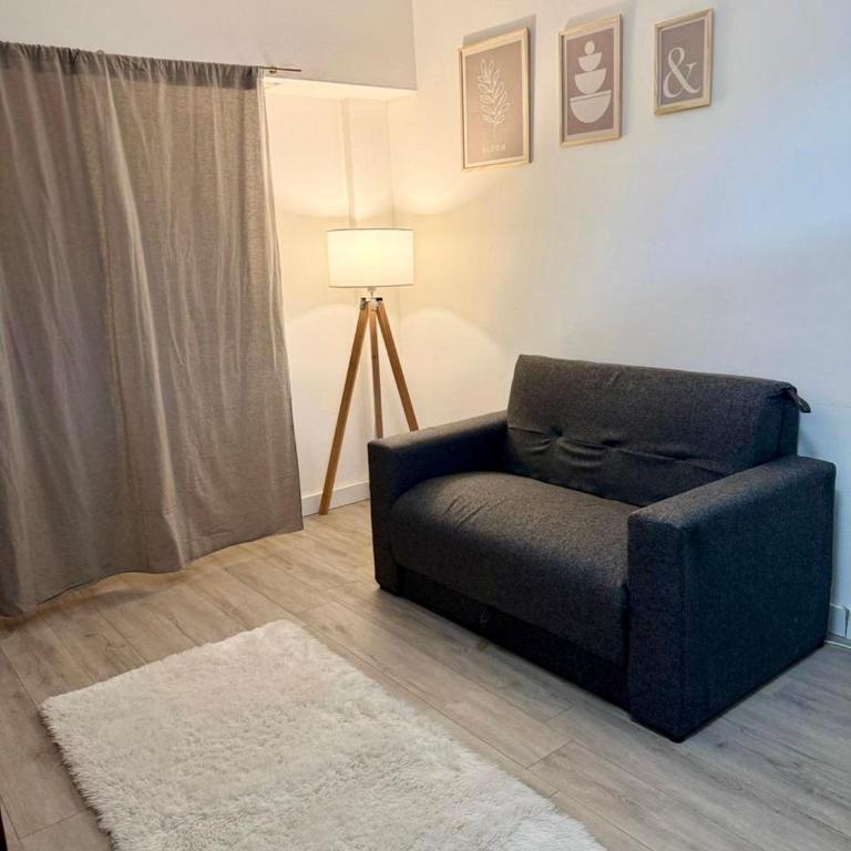 Departamento de dos ambientes sobre avenida Colón - One-Bedroom Apartment - 13