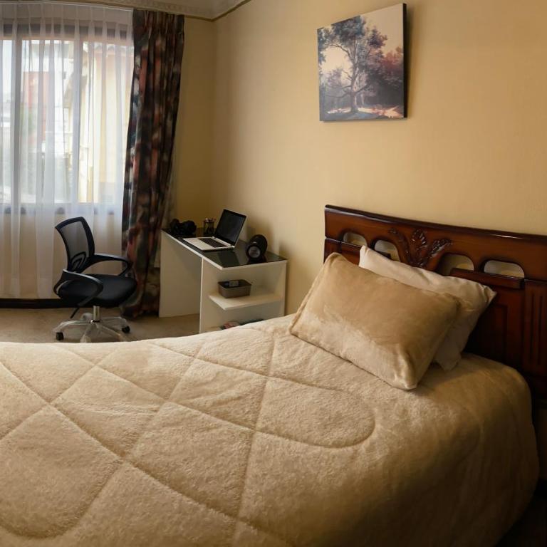 Cálido y exclusivo departamento - Three-Bedroom Apartment - 8