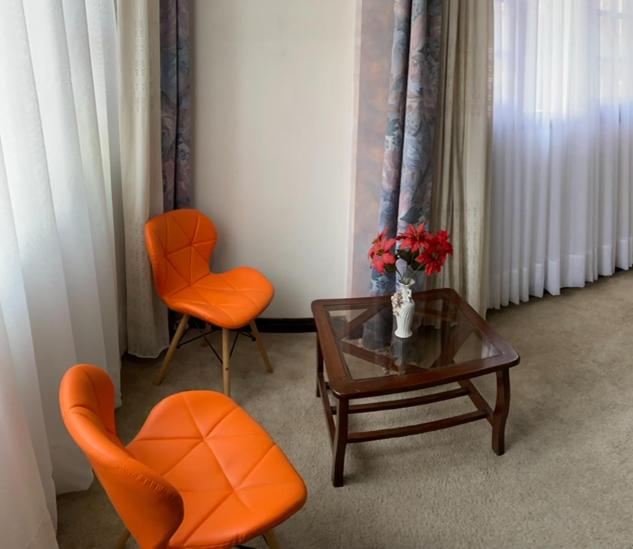 Cálido y exclusivo departamento - Three-Bedroom Apartment - 7