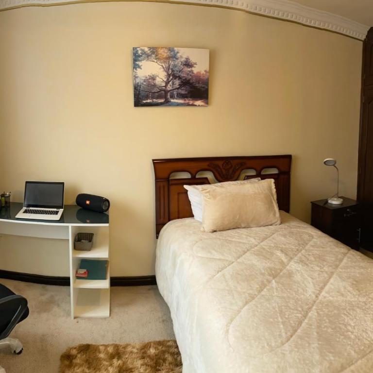 Cálido y exclusivo departamento - Three-Bedroom Apartment - 9