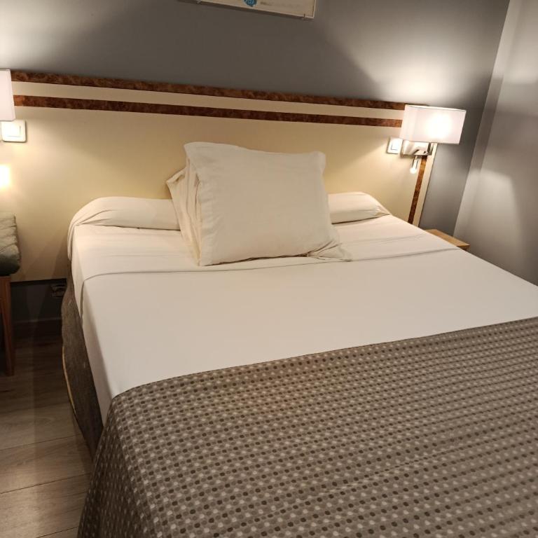hotel azur - Petite Chambre Double - 2