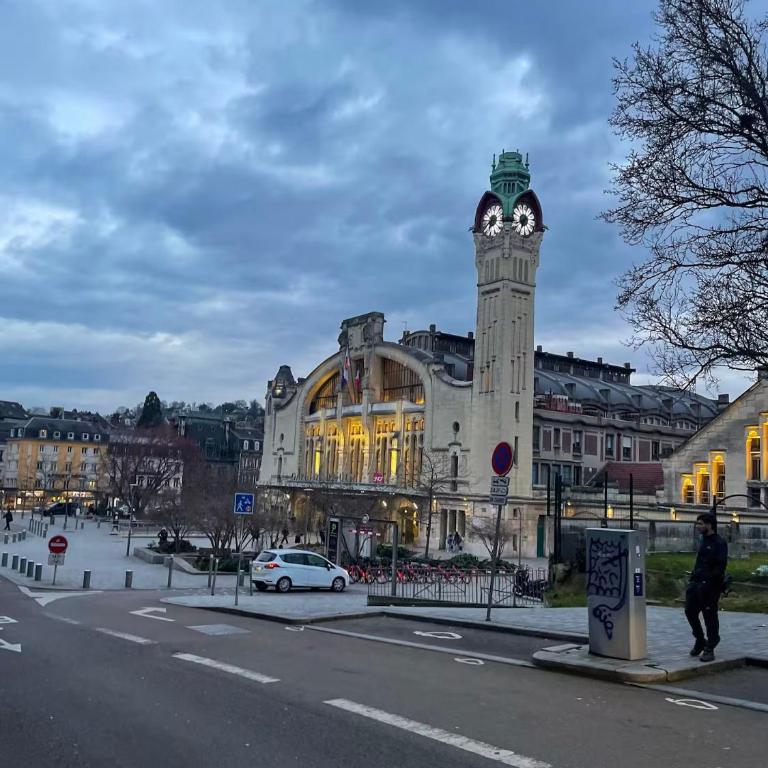 L'Eden Rouennais -Studio cosy - Gare de Rouen à 2 min - Fibre 700Mb- Cœur de Rouen - Appartamento con 1 Camera da Letto - 28