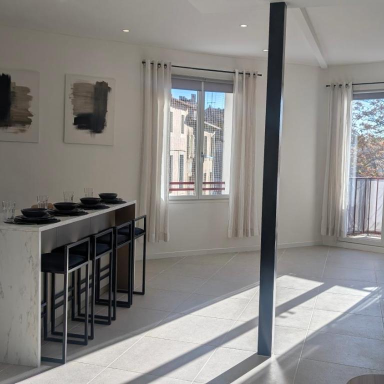 L'alcôve - appartement moderne et spacieux - proche gare - centre historique - WiFi - Clim - Appartement 1 Chambre - 18