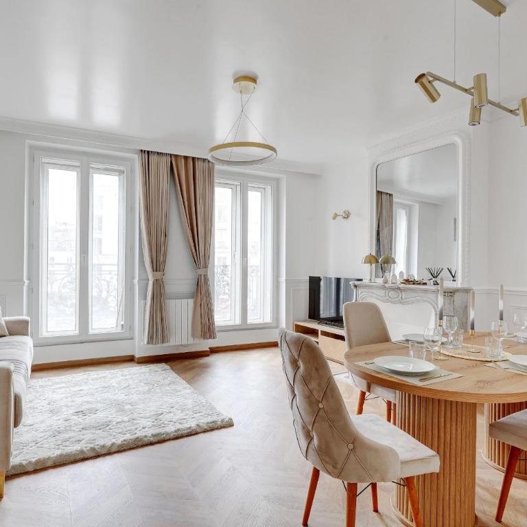 High end Parisian 3 room apartment 10th arrondissement - Appartement 2 Chambres - 1
