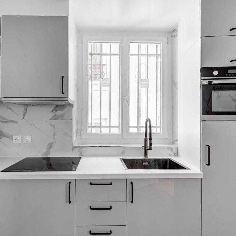 High end Parisian 3 room apartment 10th arrondissement - Appartement 2 Chambres - 15
