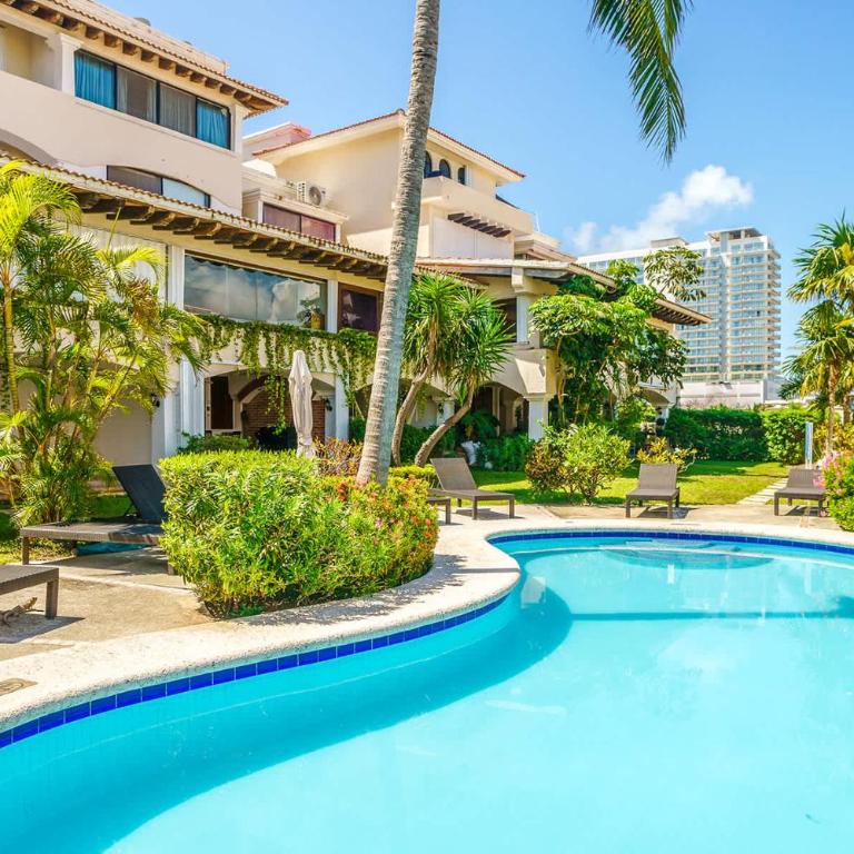 Oceanside Beach house Pool & Short walk to Beach - Apartamento - 1