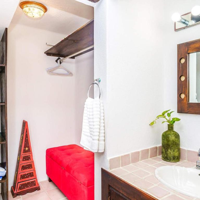 Oceanside Beach house Pool & Short walk to Beach - Apartamento - 24