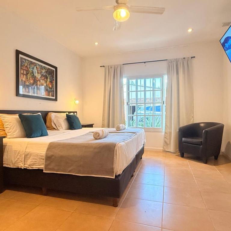 G6 Monoambiente King con Cochera en Villa Ángela - Estudio con cama extragrande - 1