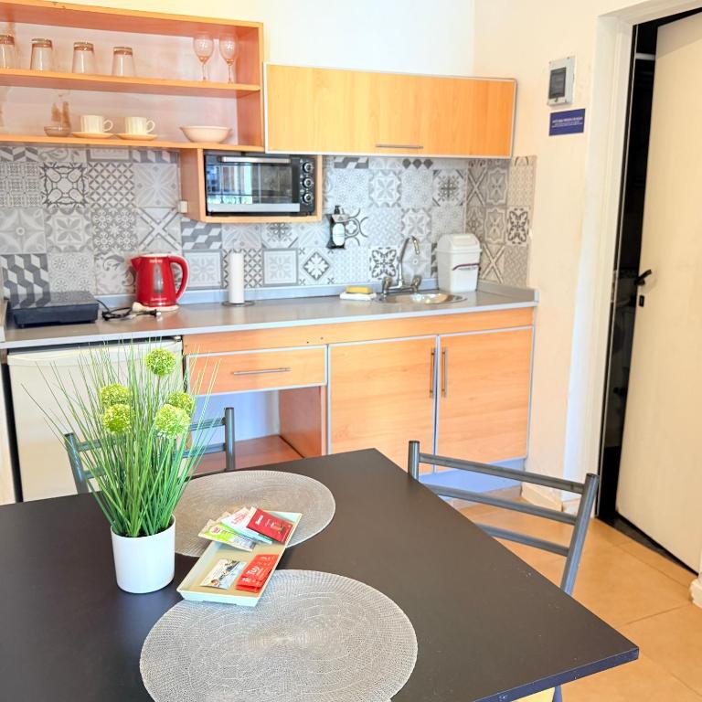 G6 Monoambiente King con Cochera en Villa Ángela - Estudio con cama extragrande - 14