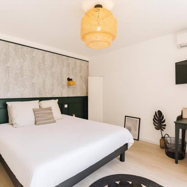 Suites 34 - Cœur Historique de Grasse - Climatisé & Tout Confort - Suite Junior avec Terrasse - 9