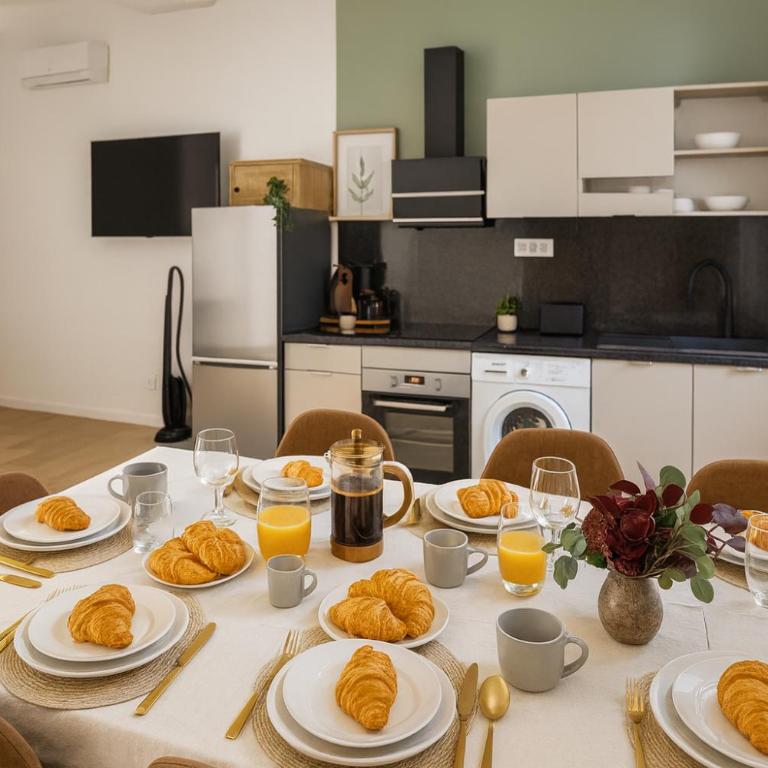 Suites 34 - Cœur Historique de Grasse - Climatisé & Tout Confort - Suite Junior avec Terrasse - 11