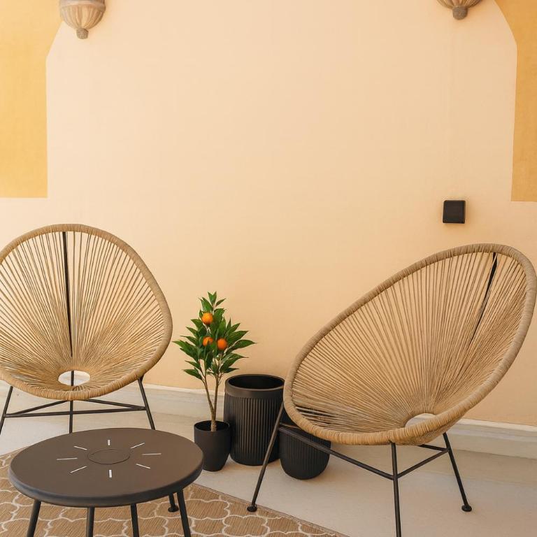 Suites 34 - Cœur Historique de Grasse - Climatisé & Tout Confort - Suite Junior avec Terrasse - 13