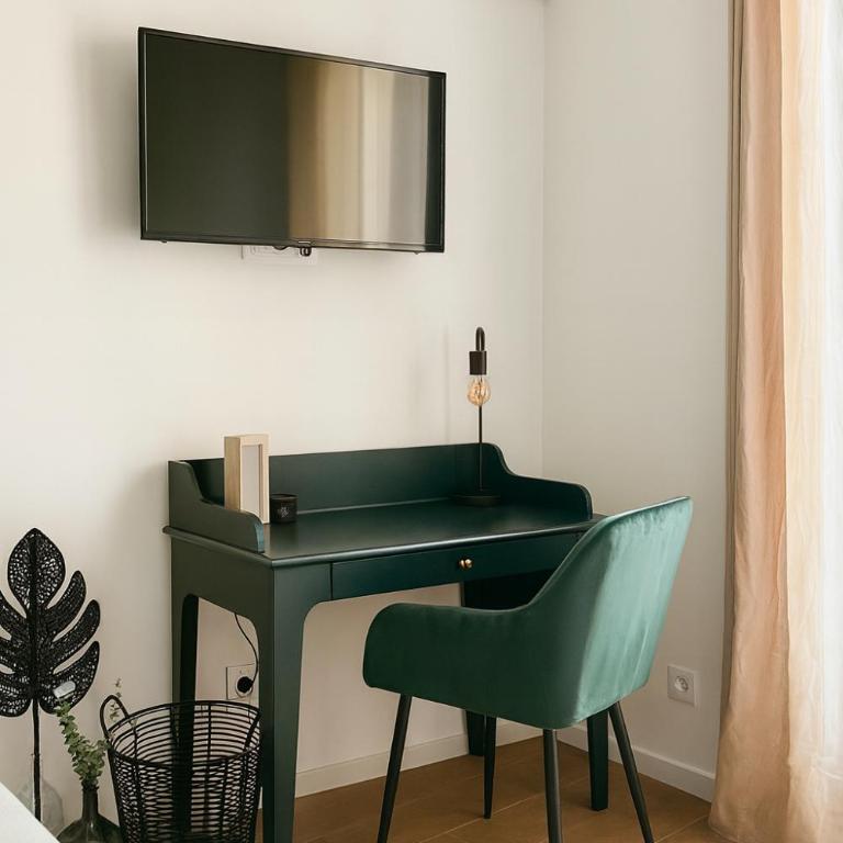 Suites 34 - Cœur Historique de Grasse - Climatisé & Tout Confort - Suite Junior avec Terrasse - 17