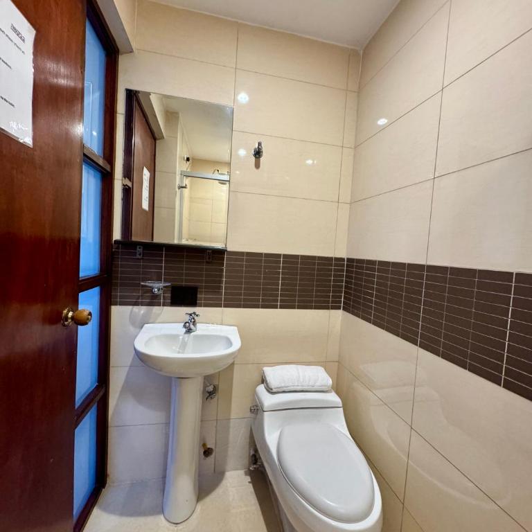Hotel Plaza Mayor 44 - Double Room with Two Double Beds - 11