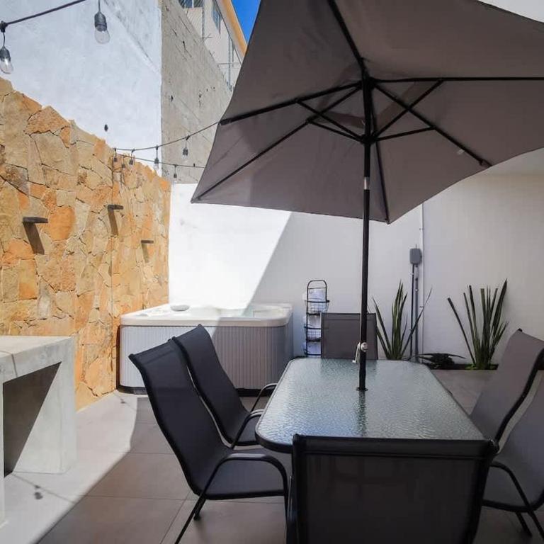 Modern House with Jacuzzi & Grill 3BR - Casa - 8