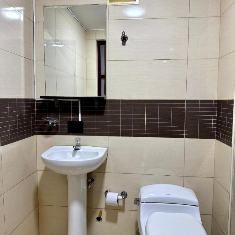 Hotel Plaza Mayor 44 - Twin Room - 7