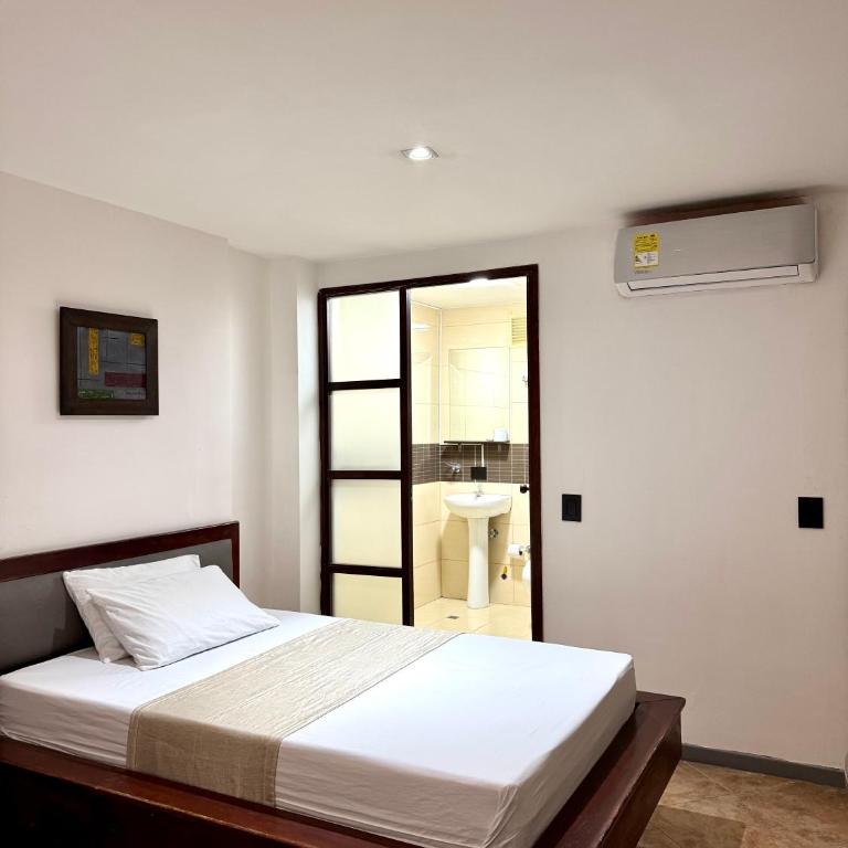 Hotel Plaza Mayor 44 - Twin Room - 5