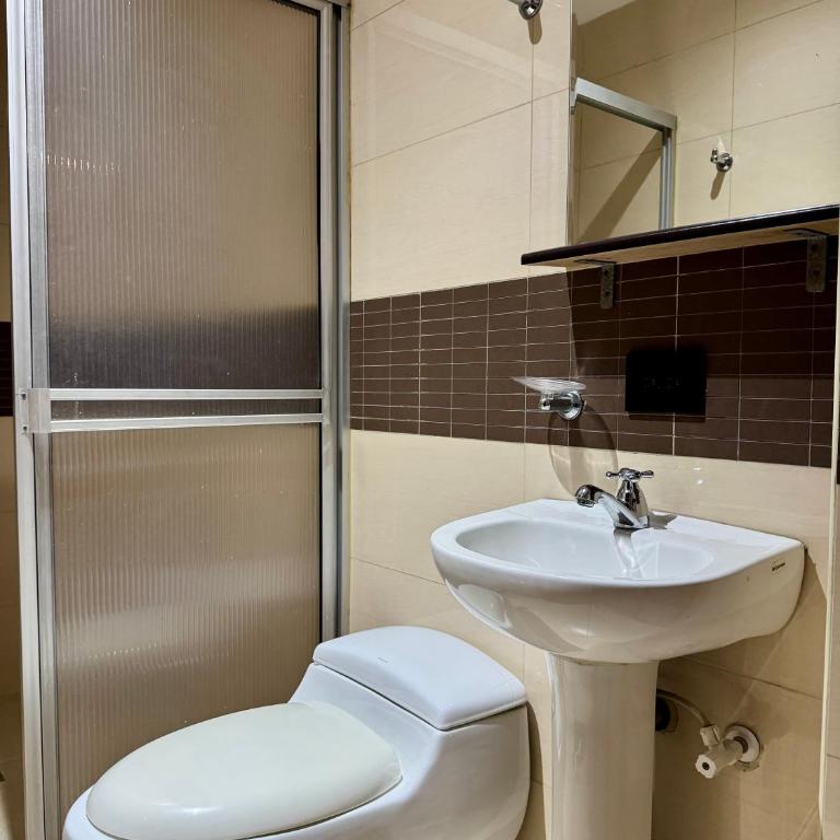 Hotel Plaza Mayor 44 - Family Room - 9