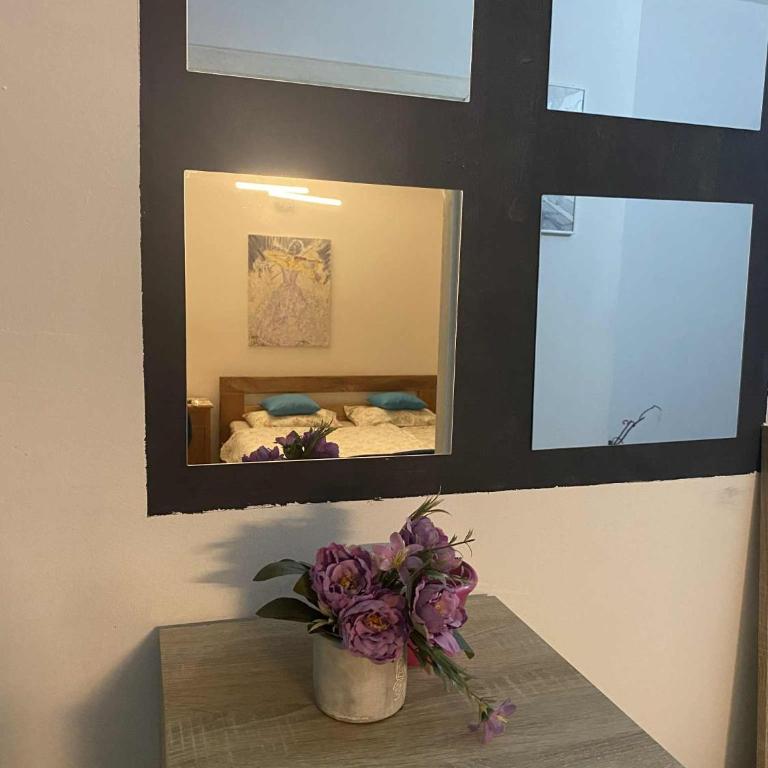 Adna Art Apartment - Three-Bedroom Apartment - 14