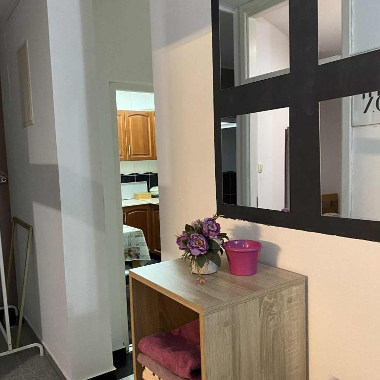 Adna Art Apartment - Three-Bedroom Apartment - 19