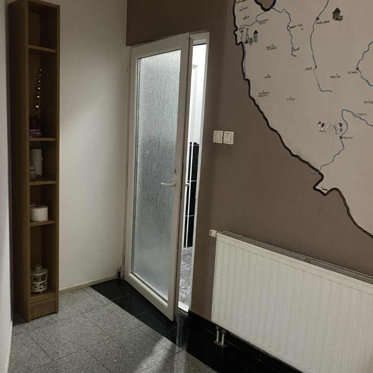 Adna Art Apartment - Three-Bedroom Apartment - 20