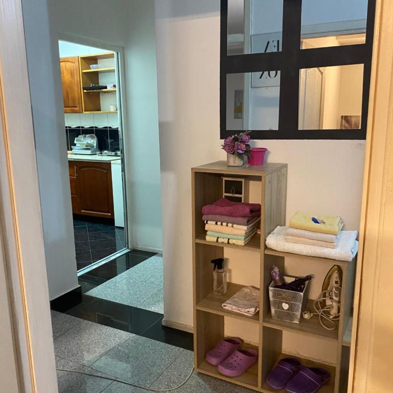 Adna Art Apartment - Three-Bedroom Apartment - 12