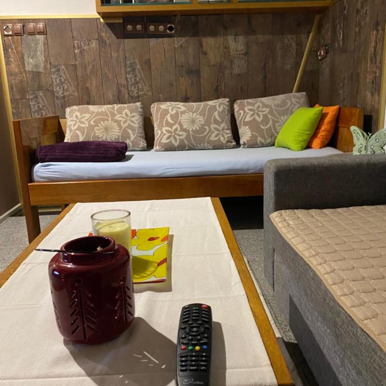 Adna Art Apartment - Three-Bedroom Apartment - 11
