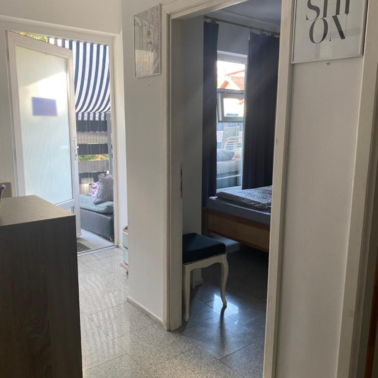 Adna Art Apartment - Three-Bedroom Apartment - 8