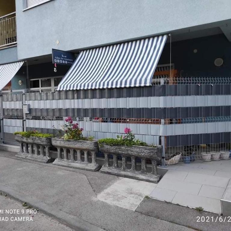 Adna Art Apartment - Three-Bedroom Apartment - 5