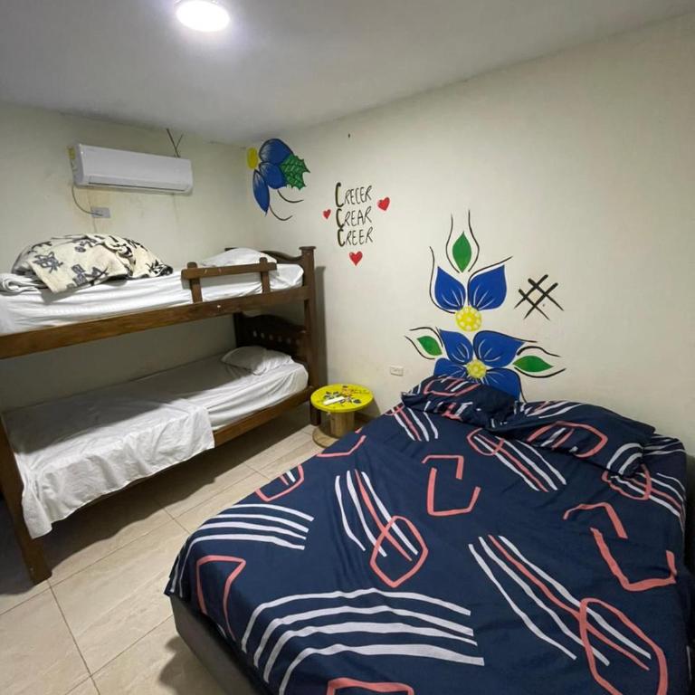 hostal los cascabeles de la sierra - Habitación Cuádruple Económica - 1