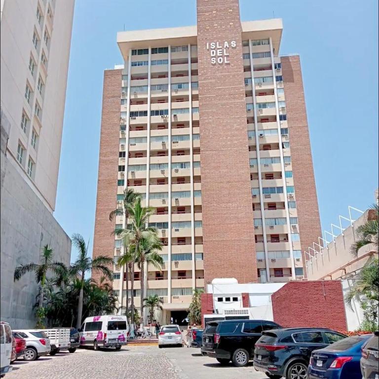 Beachfront apartment with a pool Islas del Sol - Three-Bedroom Apartment - 2