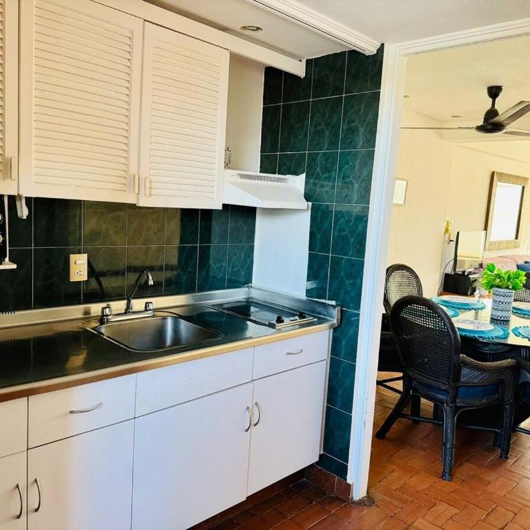 Beachfront apartment with a pool Islas del Sol - Three-Bedroom Apartment - 6