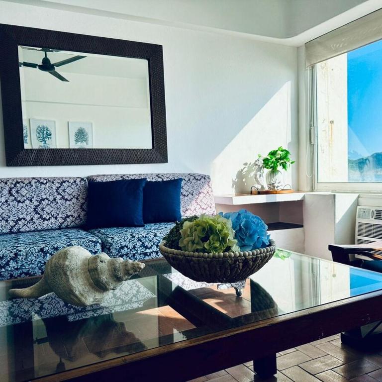 Beachfront apartment with a pool Islas del Sol - Three-Bedroom Apartment - 8