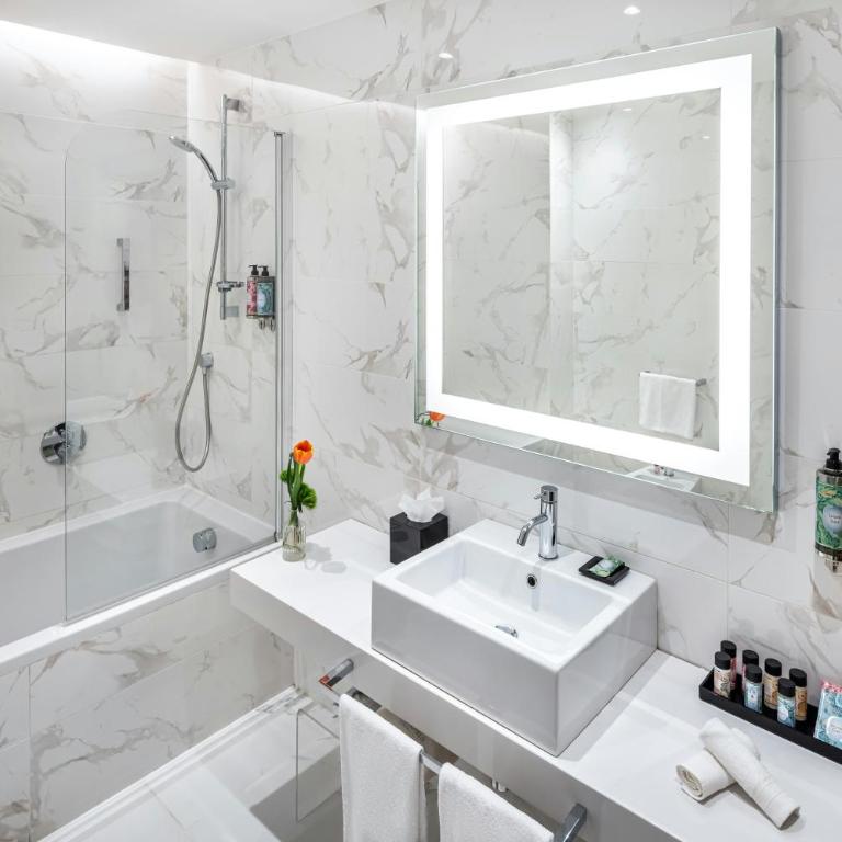 Starhotels Majestic - Junior Suite - 9