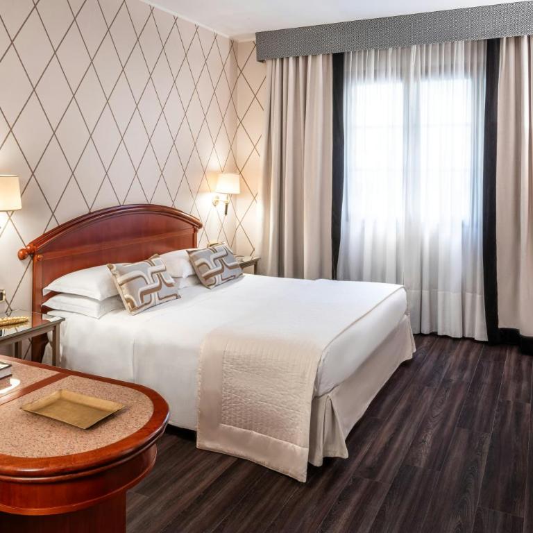 Starhotels Majestic - Junior Suite - 1