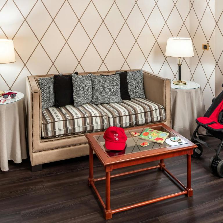 Starhotels Majestic - Camera Familiare (2 Adulti + 2 Bambini) - 3