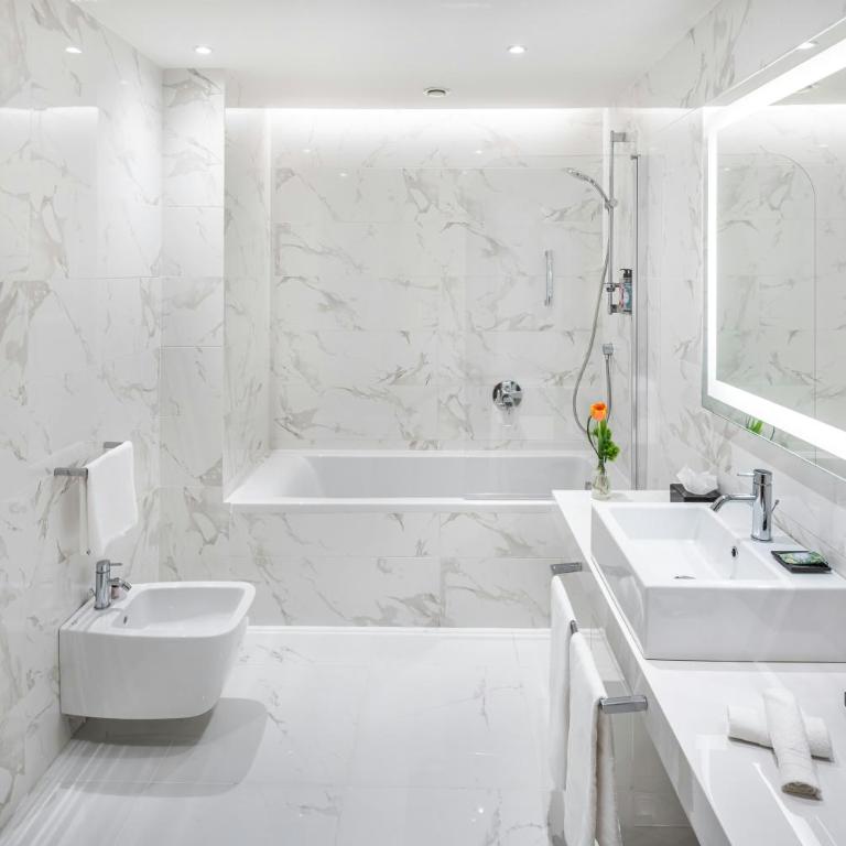 Starhotels Majestic - Junior Suite - 10