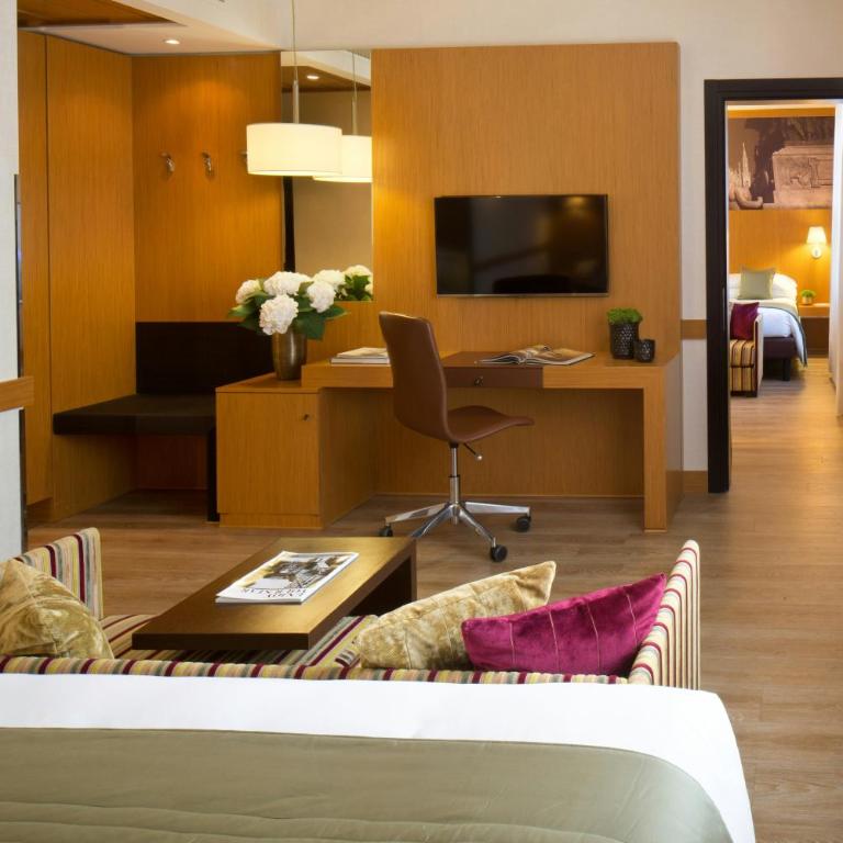 Starhotels Tourist - Camera Familiare (2 Adulti + 2 Bambini) - 1