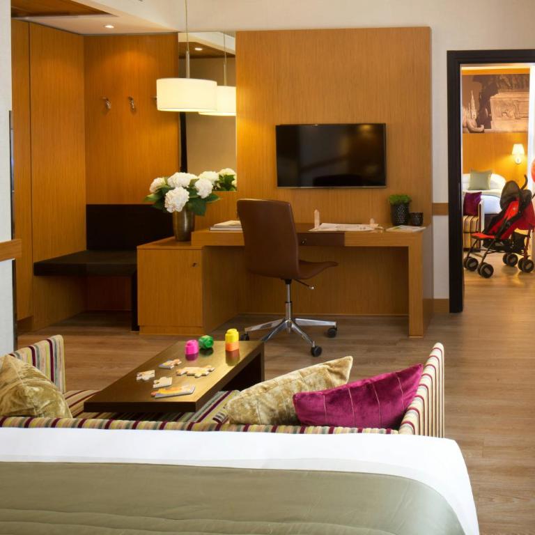 Starhotels Tourist - Camera Familiare (2 Adulti + 2 Bambini) - 3