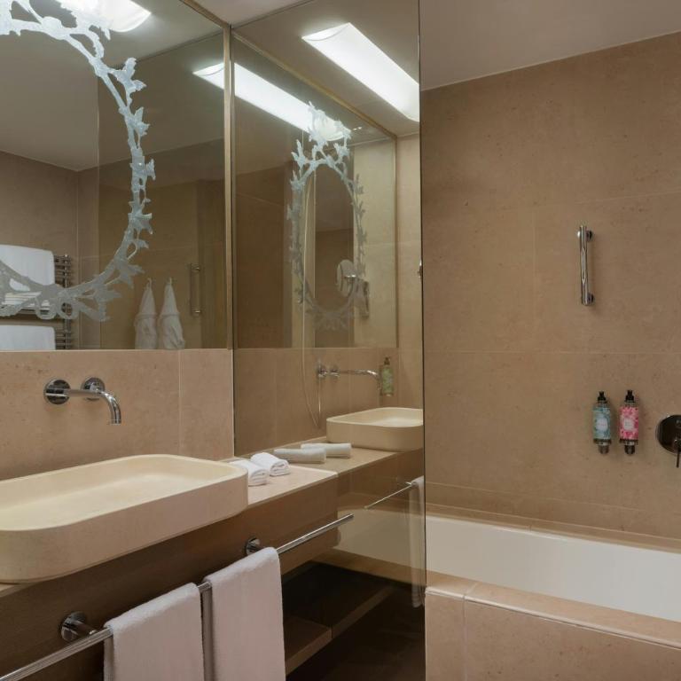 Rosa Grand Milano - Starhotels Collezione - Camera Grand Deluxe - 5