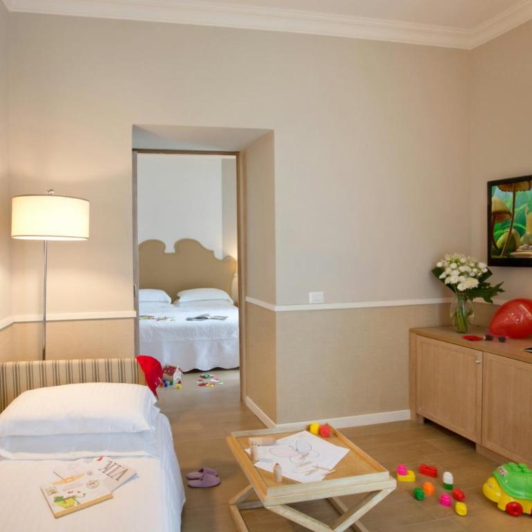 Starhotels Terminus - Camera Familiare (2 Adulti + 2 Bambini) - 3