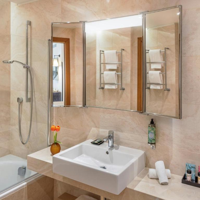 Starhotels Metropole - Camera Tripla - 10