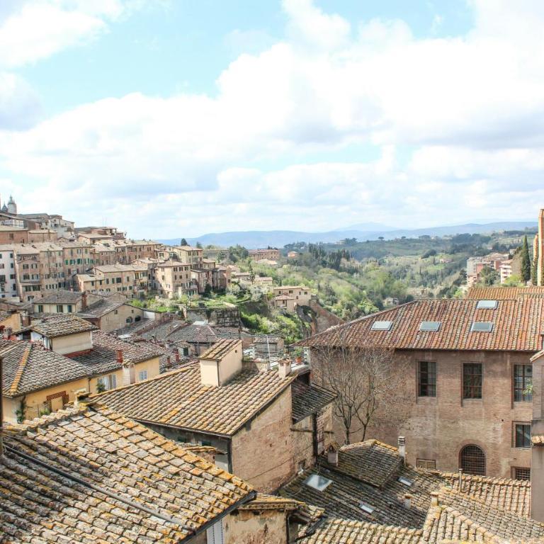 Grand Hotel Continental Siena - Starhotels Collezione - Camera Deluxe Matrimoniale/Doppia con Letti Singoli con Vista - 2