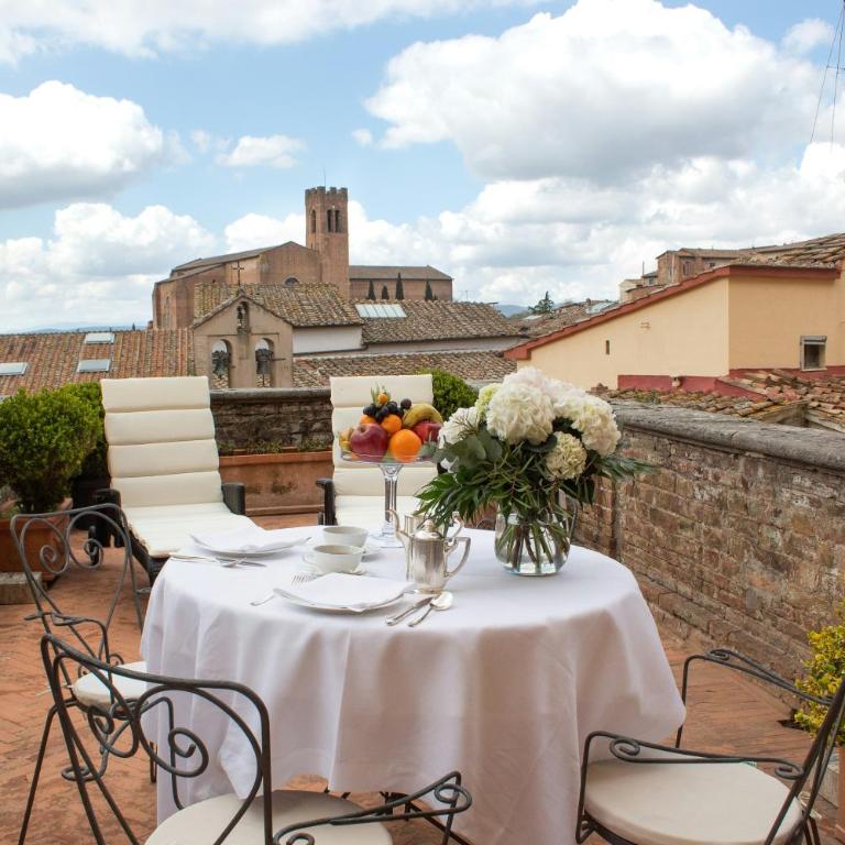 Grand Hotel Continental Siena - Starhotels Collezione - Camera Deluxe Matrimoniale/Doppia con Letti Singoli con Terrazza - 6