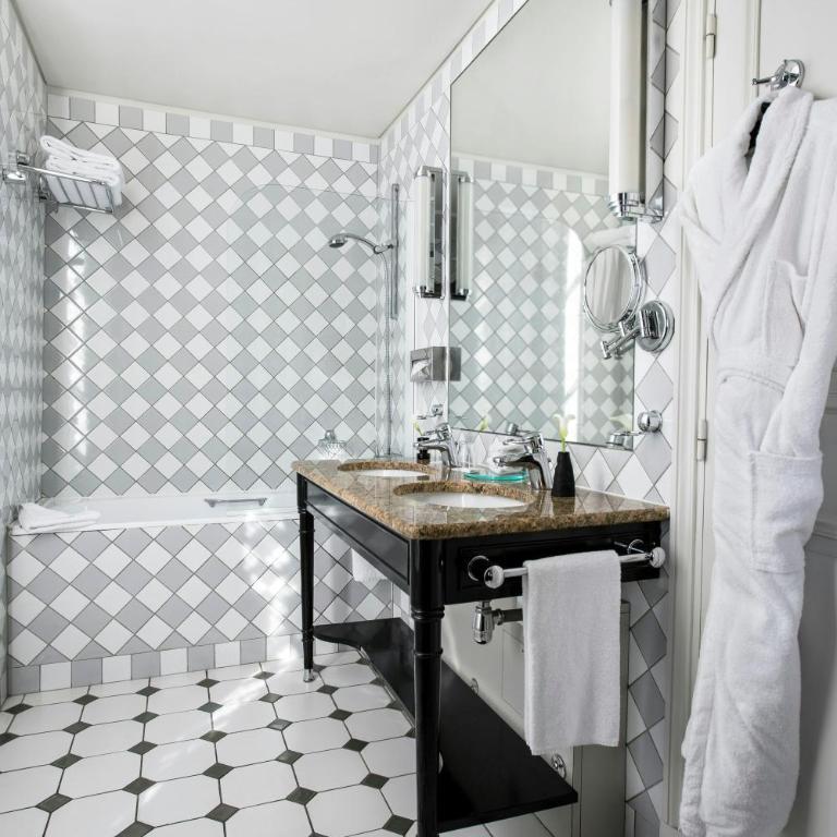 Castille Paris – Starhotels Collezione - Suite Junior - 4