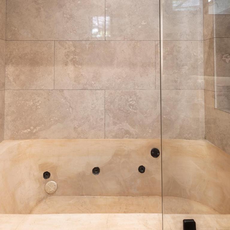 Casa Wayra Tulum - Boutique Condos - Estudio con bañera de hidromasaje - 6