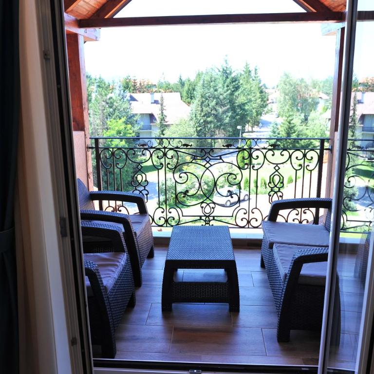 Vila Romantika - Luksuzni Apartman sa Jednom Spavaćom Sobom i Terasom - 9