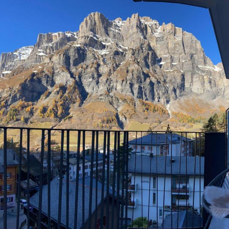 Renovated Studio | Dream Views • Balcony • Free Parking - Apartamento de 1 dormitorio - 5