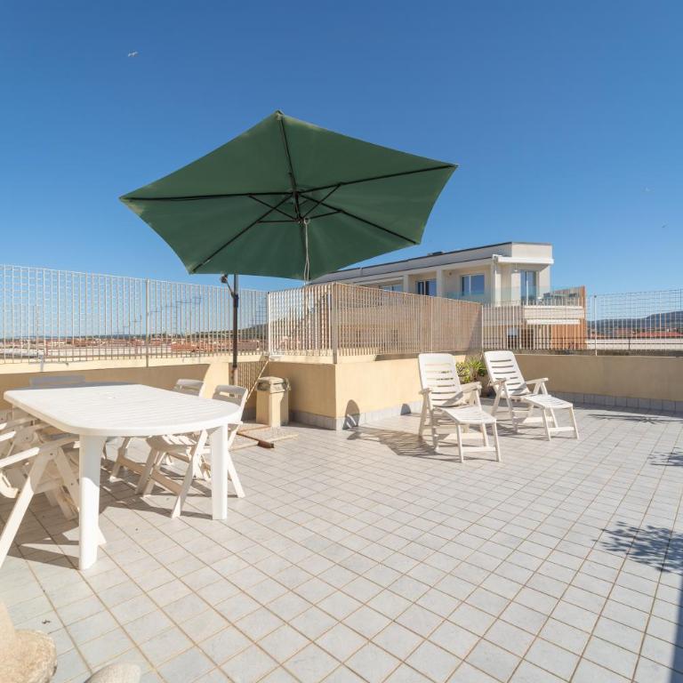 Cobalt Sea Apartment - Two-Bedroom Apartment with Sea View - 1