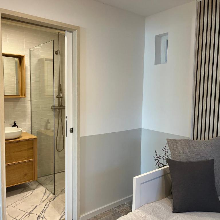 Renovated APT with panoramic view - Deluxe Apartment mit 2 Schlafzimmern und Gartenblick - 4